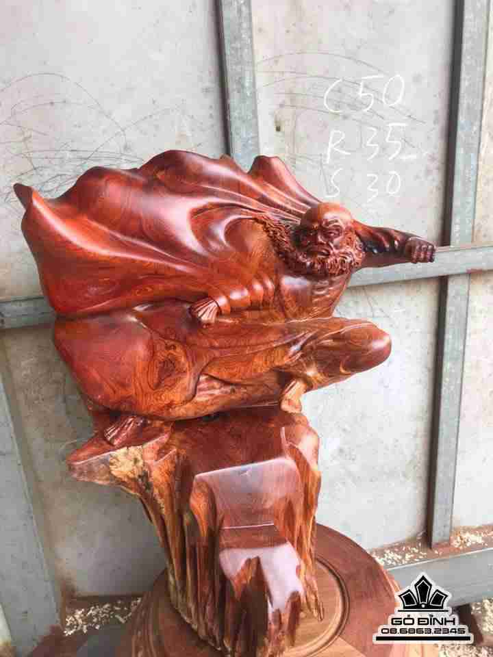 Đạt ma gỗ hương  50x35x30