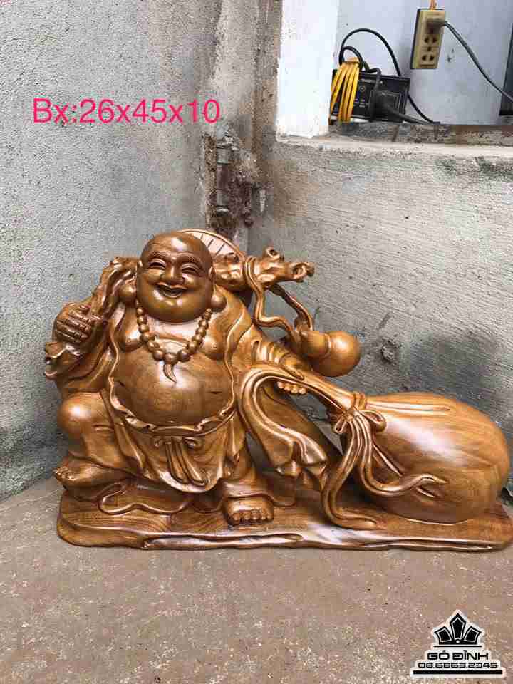 Phật di lặc kéo bao tiền gỗ bách xanh 26x45x10