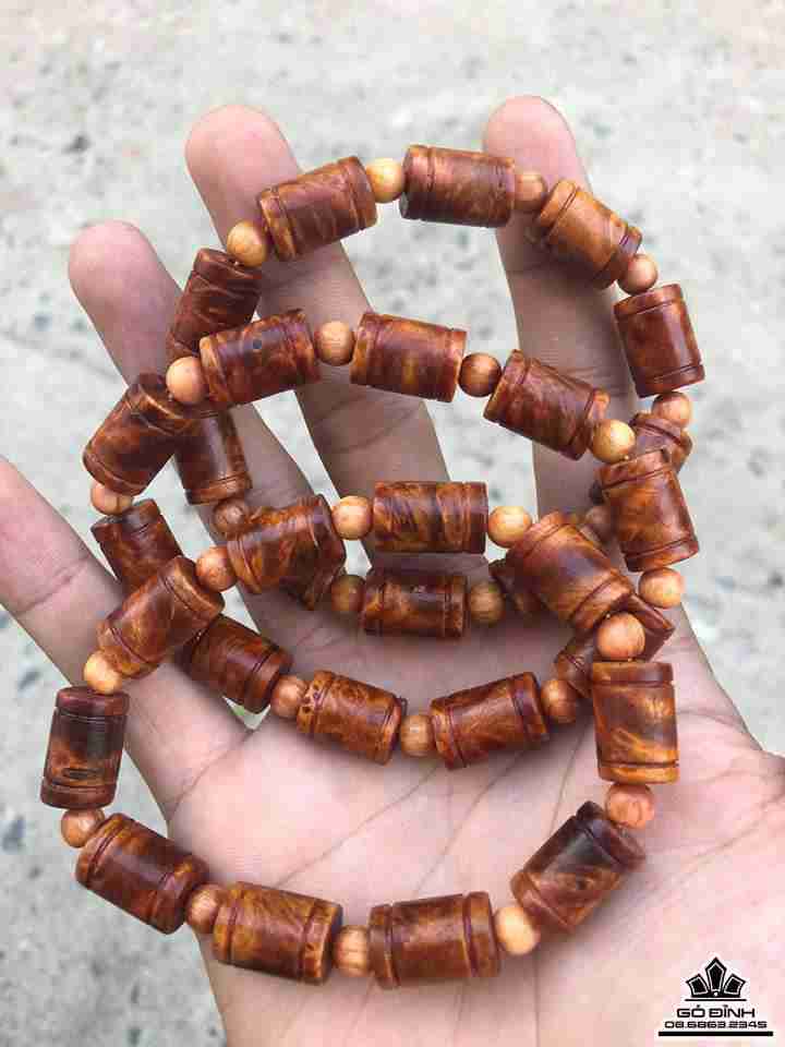 Vòng trúc gỗ huyết long 12 li