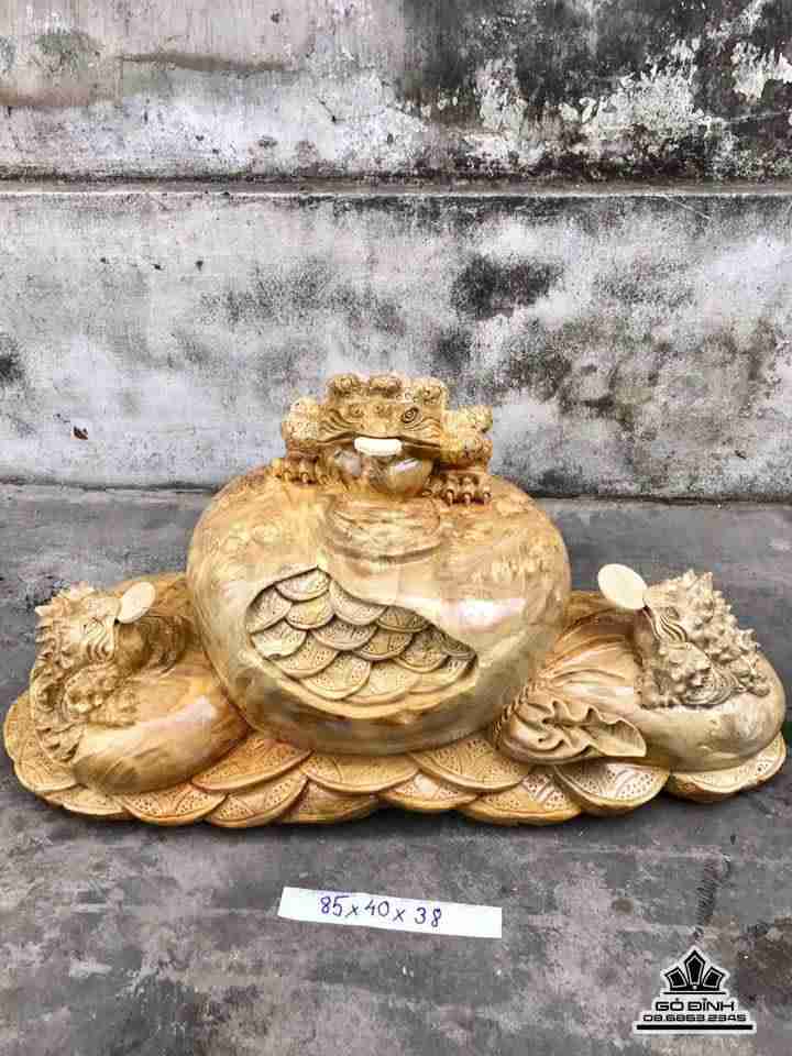 Cóc chum phú quý gỗ nu nghiến  85x40x38