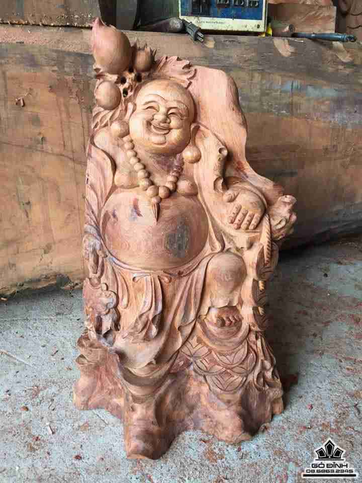 Phật di lặc vác cành đào gỗ hương 60x34x34