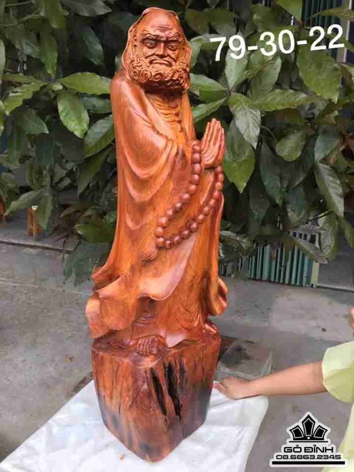Đạt ma sư tổ gỗ hương  79x30x22