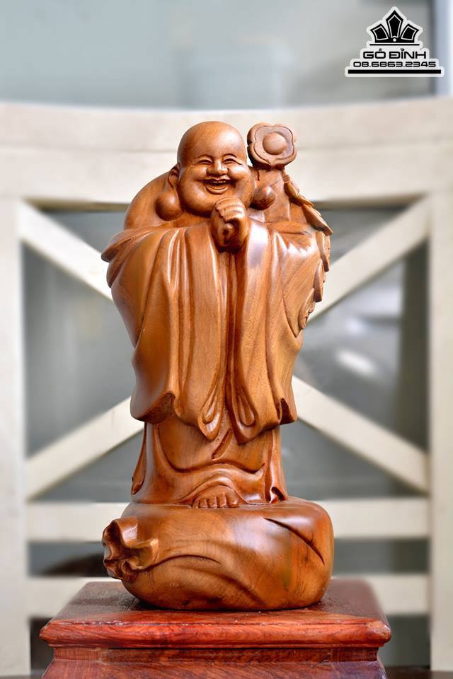 Phật di lặc chúc phúc gỗ bách xanh thơm  cao 30 rộng 15 dày 15 (cm)