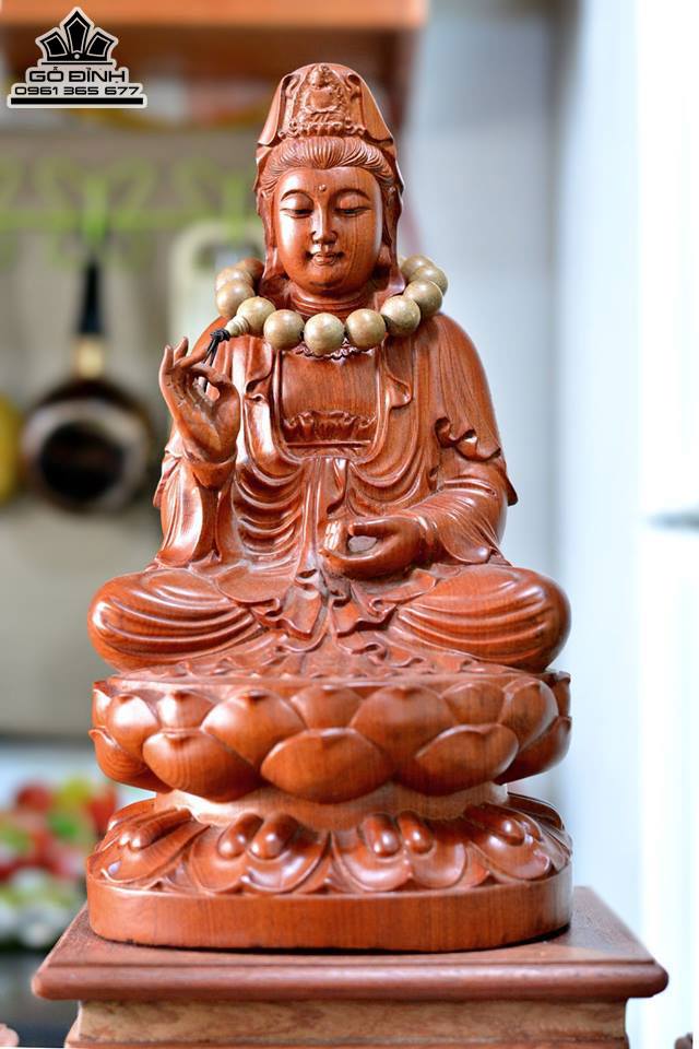 Phật bà gỗ hương  30x15x15