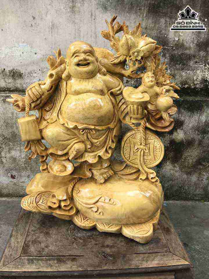 Tượng Phật Di Lặc Đứng Bao Tiền Gỗ Nu Nghiến  Cao 60 Rộng 55 Dày 23 (cm)