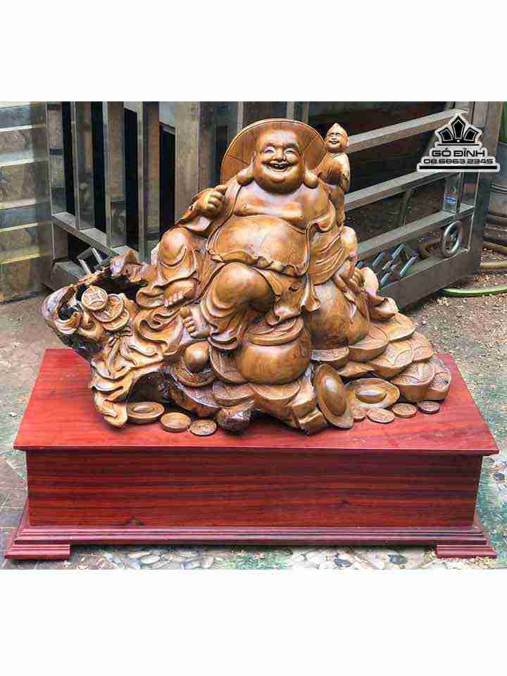 Tượng Phật Di Lặc Ngồi Tài Lộc Gỗ Bách Xanh  Cao 68 Ngang 44 Sâu 32 (cm)