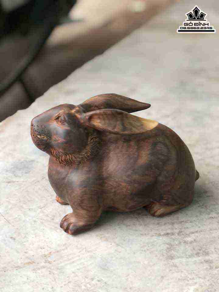 Tượng Thỏ Ngọc Gỗ Trắc Việt  Cao 12 Ngang 18 Sâu 10 (cm)