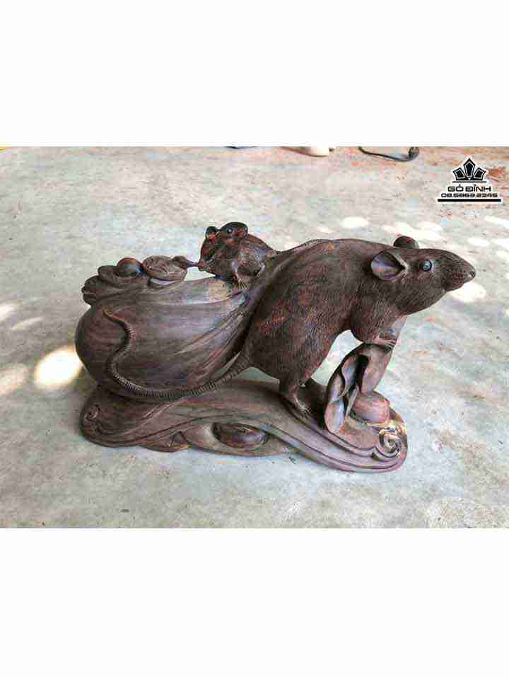 Tượng Chuột Kéo Bao Tiền Gỗ Trắc  Cao 19 Ngang 30 Sâu 10 (cm)