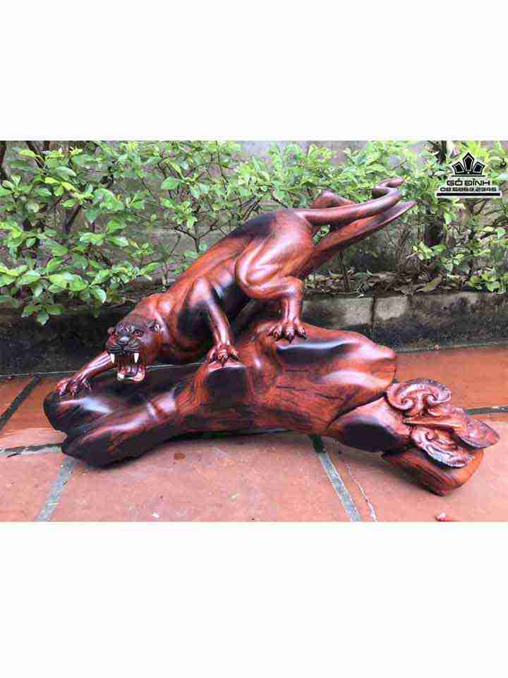 Tượng Báo Săn Mồi Gỗ Trắc Việt  Cao 32 Ngang 50 Sâu 30 (cm)