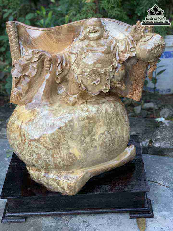 Tượng Phật Di Lặc Đứng Bao Tiền Gỗ Nu Nghiến  Cao 48 Ngang 52 Sâu 33 (cm)