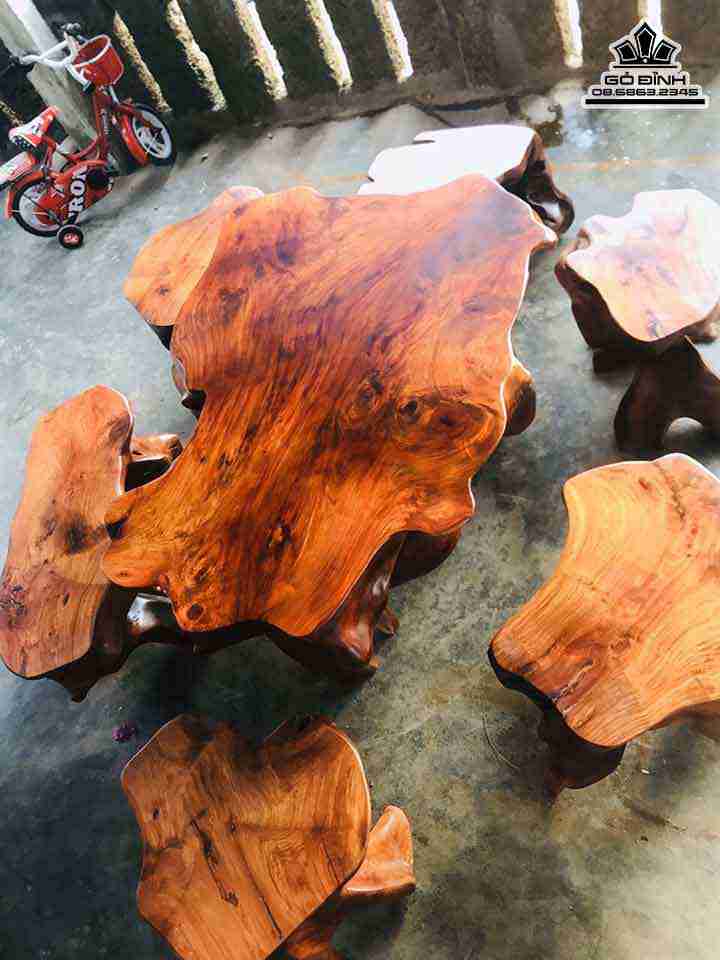 Bộ Bàn Ghế Gốc Cây Gỗ Hương Gia Lai Gồm 1 Bàn 6 Đôn
