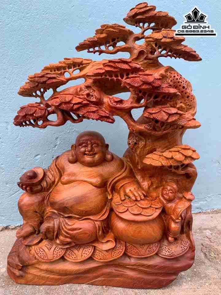 Tượng Phật Di Lặc Ngồi Gốc Tùng Gỗ Hương   Cao 56 Ngang 39 Sâu 15 (cm)