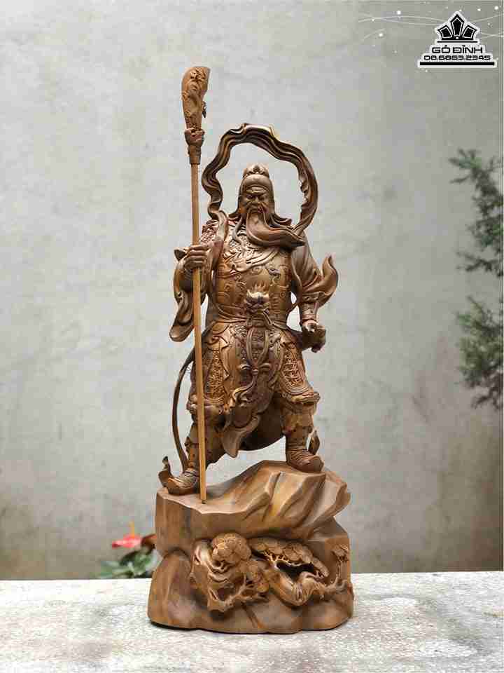 Tượng Quan Công Chống Đao Gỗ Bách Xanh  Cao 86 Ngang 34 Sâu 28 (cm)