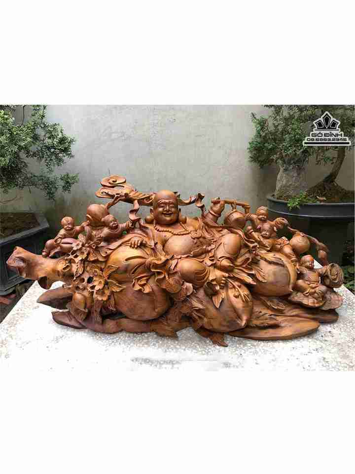 Tượng Phật Di Lặc Ngũ Phúc Ngồi Đào Tiên Gỗ Xá Xị ( Gù Hương )  Cao 43 Ngang 105 Sâu 36 (cm)