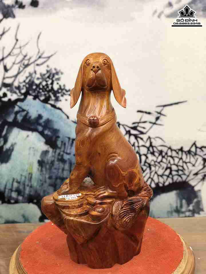 Tượng Tuất (Chó) Gỗ Hương  Cao 67 Ngang 37 Sâu 34 (cm)