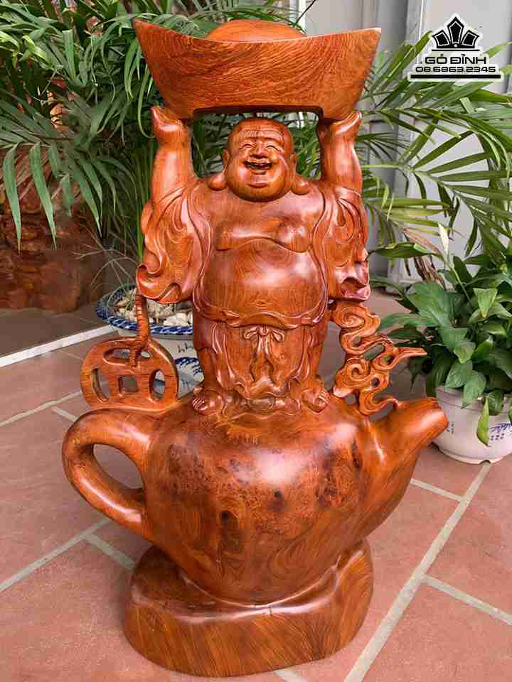 Tượng Phật Di Lặc Nâng Vàng Gỗ Hương  Cao 62 Ngang 40 Sâu 24 (cm)