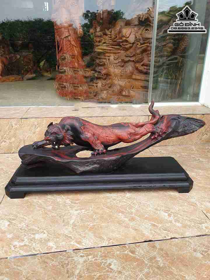Tượng Hổ Săn Mồi Gỗ Trắc  Cao 18 Ngang 66 Sâu 16 (cm)