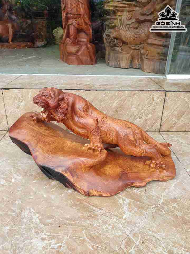 Tượng Hổ Săn Mồi Gỗ Hương  Cao 26 Ngang 50 Sâu 22 (cm)