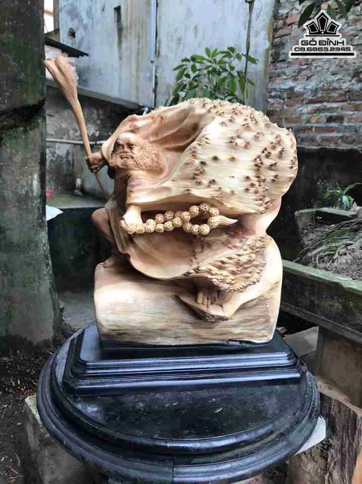 Tượng Đạt Ma Xuất Quyền Gỗ Nu Ngọc Am  Cao 45 Ngang 35 Sâu 30 (cm)