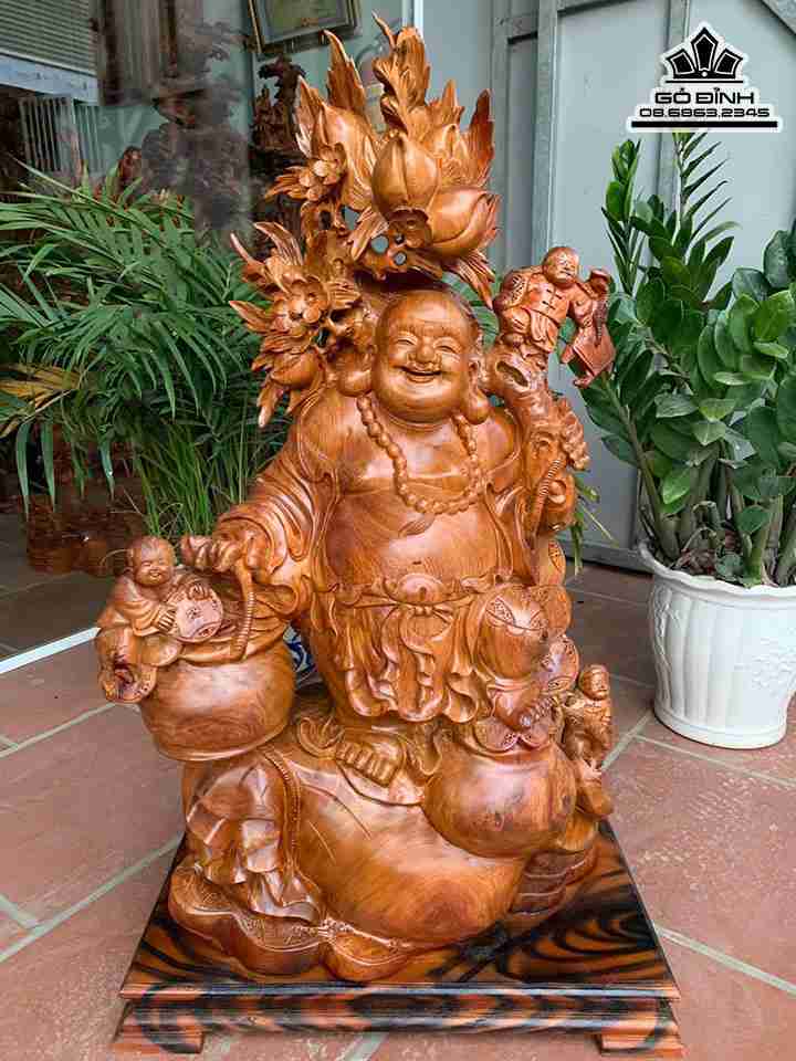 Tượng Phật Di Lặc Vác Cành Đào Gỗ Hương  Cao 96 ( Cả Kỷ ) Ngang 50 Sâu 34 (cm)