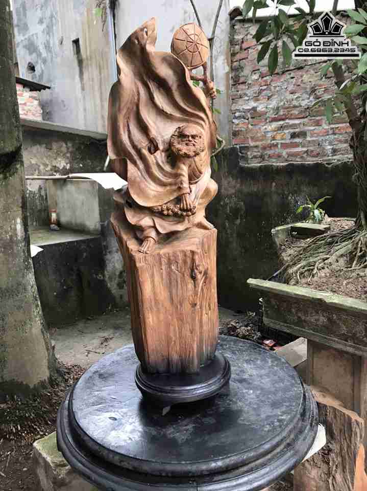 Tượng Đạt Ma Xuất Quyền Gỗ Ngọc Am  Cao 66 Ngang 23 Sâu 15 (cm)