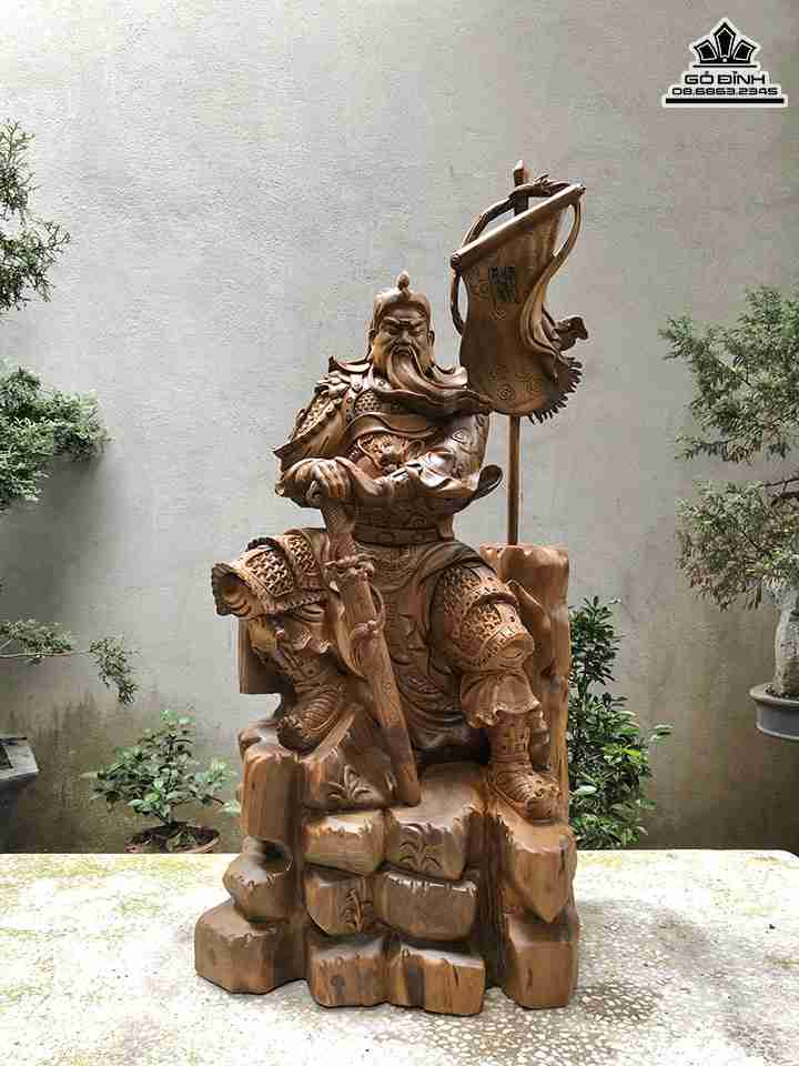 Tượng Quan Công Ngồi Gỗ Bách Xanh  Cao 80 Ngang 43 Sâu 33 (cm)