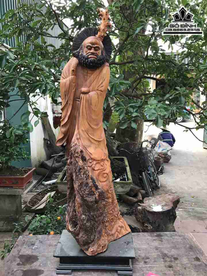 Tượng Đạt Ma Sư Tổ Gỗ Nu Bách Xanh  Cao 108 Ngang 30 Sâu 22 (cm)