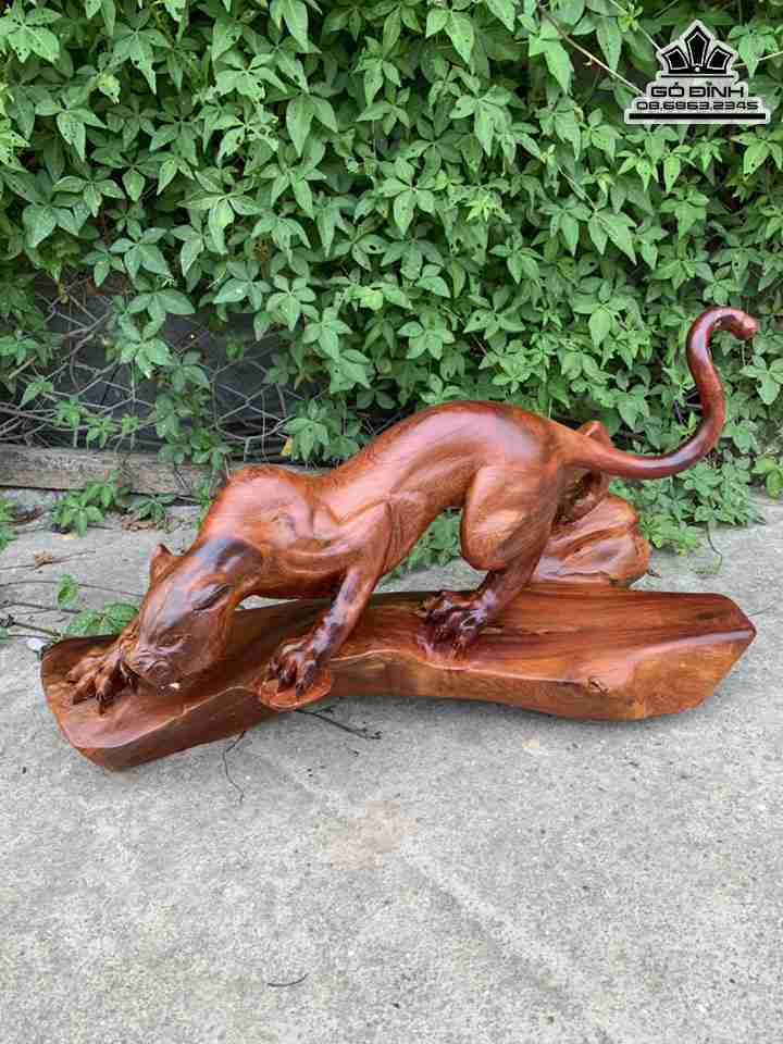 Tượng Báo Săn Mồi Gỗ Hương  Cao 32 Ngang 58 Sâu 20 (cm)