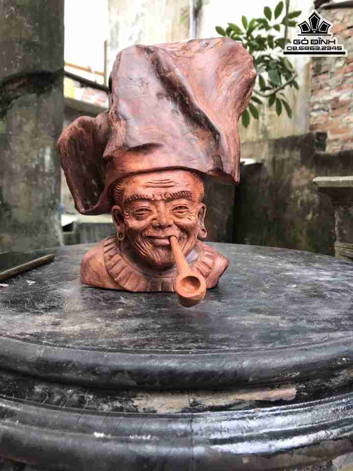 Tượng Chân Dung Người Mẹ Gỗ Hương  Cao 23 Ngang 18 Sâu 11 (cm)