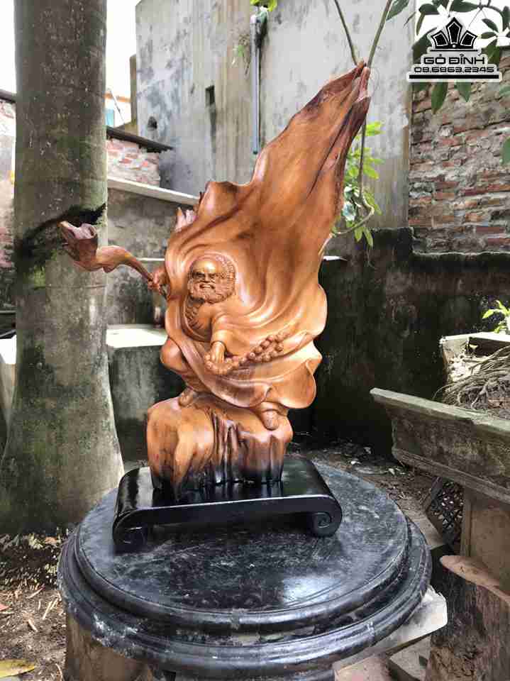 Tượng Đạt Ma Xuất Quyền Gỗ Ngọc Am  Cao 61 Ngang 30 Sâu 19 (cm)