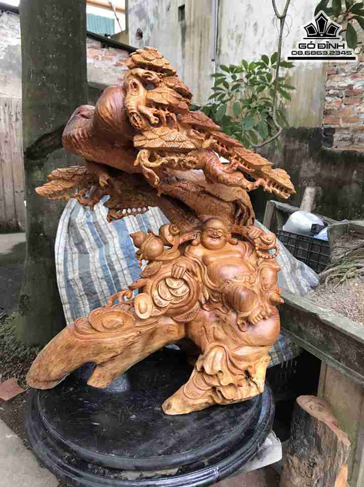 Tượng Phật Di Lặc Ngồi Gốc Tùng Gỗ Hương  Cao 67 Ngang 53 Sâu 42 (cm)