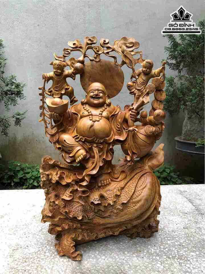 Tượng Phật Di Lặc Đứng Bắp Cải Gỗ Xá Xị ( Gù Hương )  Cao 67 Ngang 43 Sâu 17 (cm)