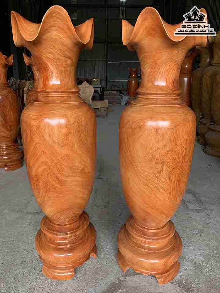 Cặp Lục Bình Gỗ Hương Đỏ  Cao 147 Đường Kính 43 (cm)