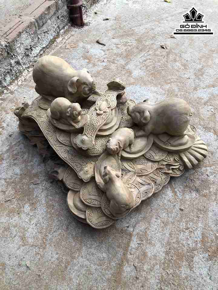 Tượng Gia Đình Heo Gỗ Xá Xị (Gù Hương)  Cao 28 Ngang 55 Sâu 38 (cm)