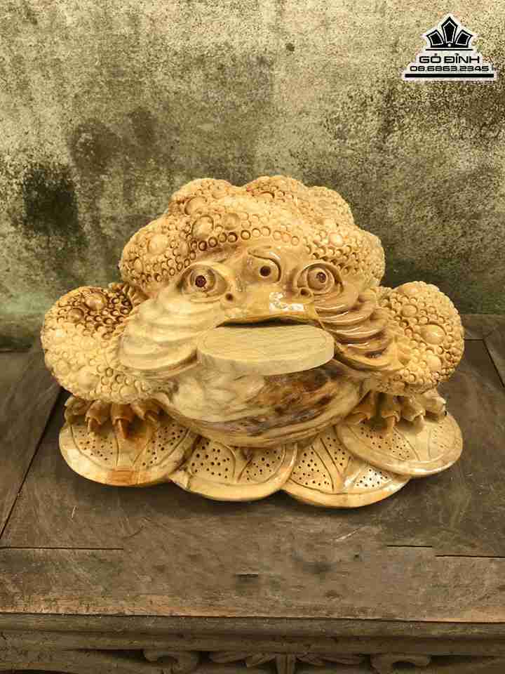 Tượng Cóc Ngậm Tiền Gỗ Nu Nghiến  Cao 20 Ngang 30 Sâu 26 (cm)