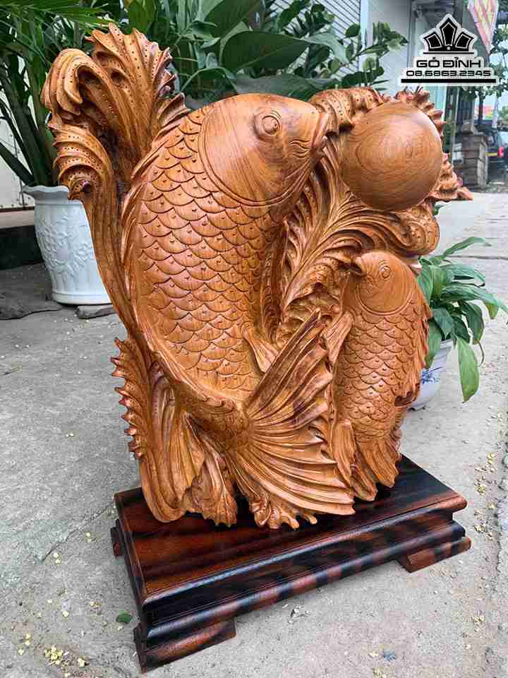 Tượng Cá Chép Mẫu Tử Gỗ Hương  Cao 59 Ngang 44 Sâu 18 (cm) tính cả kỵ