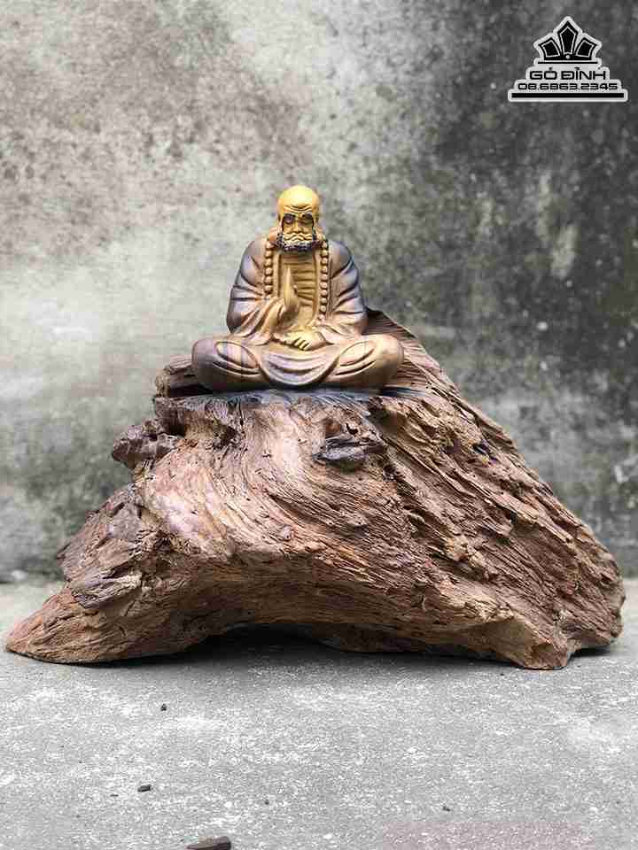 Tượng Đạt Ma Ngồi Thiền Gỗ Bách Xanh  Cao 35 Ngang 46 Sâu 21 (cm)