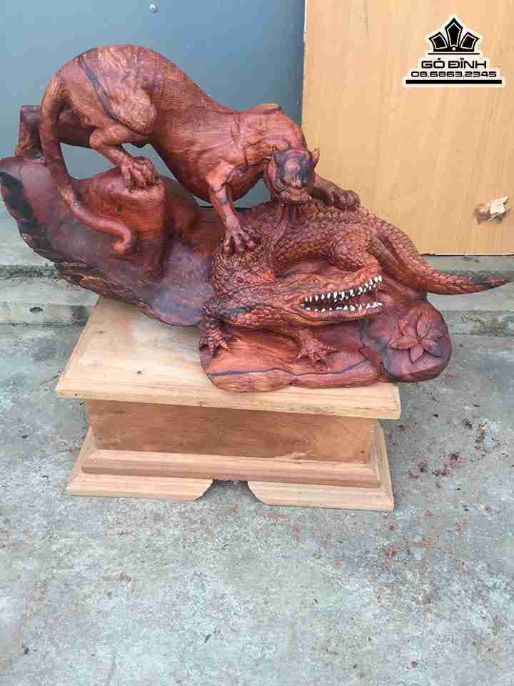 Tượng Báo Săn Mồi Gỗ Cẩm Chỉ  Cao 33 Ngang 63 Sâu 27 (cm)