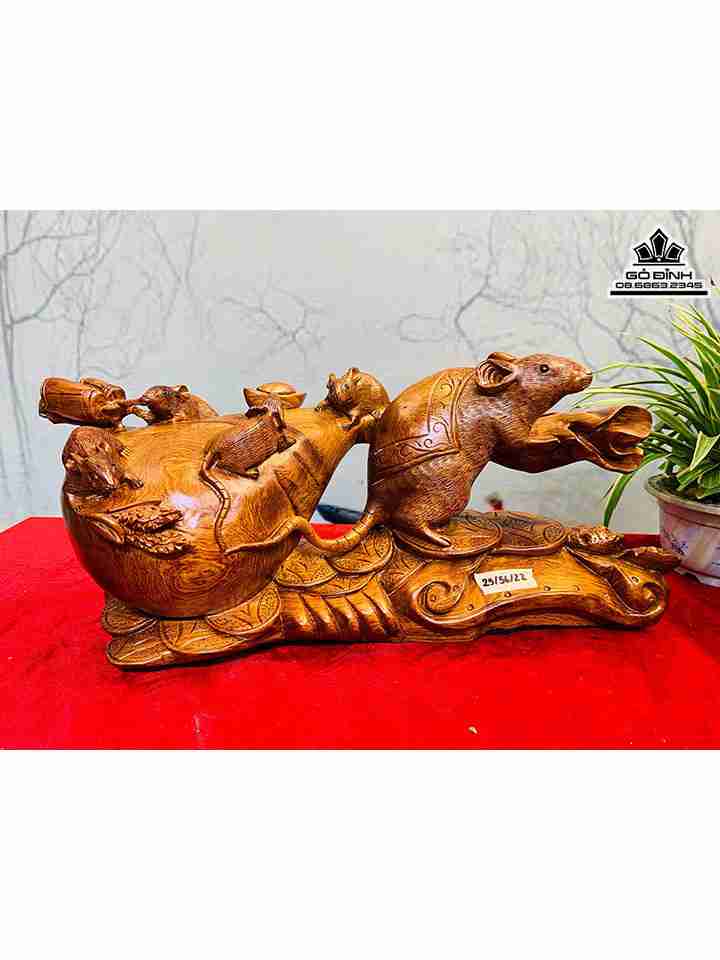 Tượng Chuột Kéo Bao Tiền Gỗ Hương  Cao 25 Ngang 56 Sâu 22 (cm)