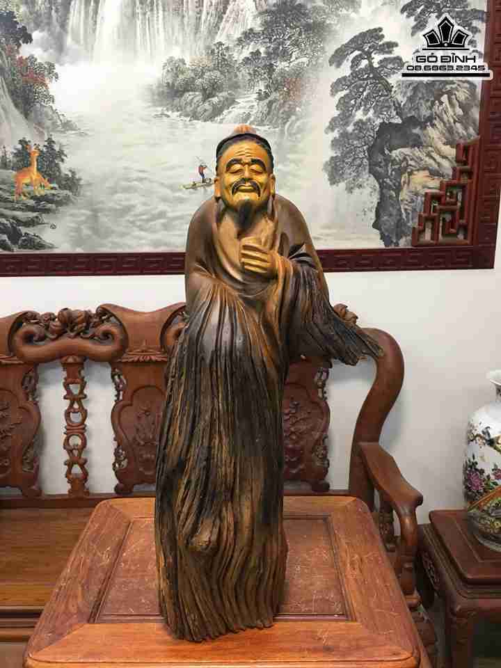 Tượng Thần Trà Lục Vũ Gỗ Bách Xanh  Cao 63 Ngang 23 Sâu 16 (cm)