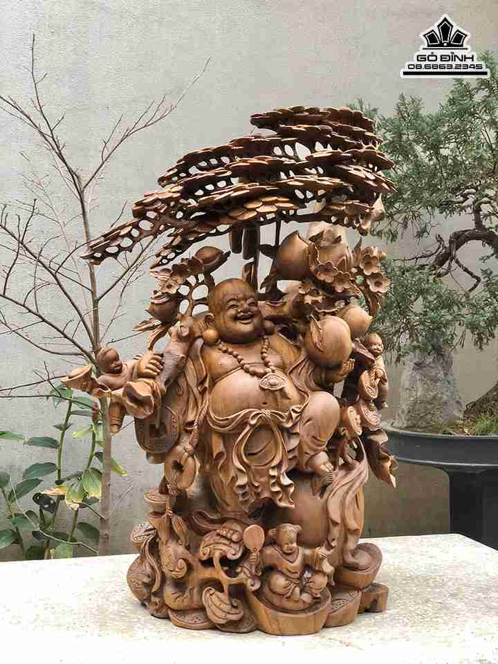 Tượng Phật Di Lặc Vác Cành Đào Gỗ Xá Xị  Cao 83 Ngang 56 Sâu 35 (cm)