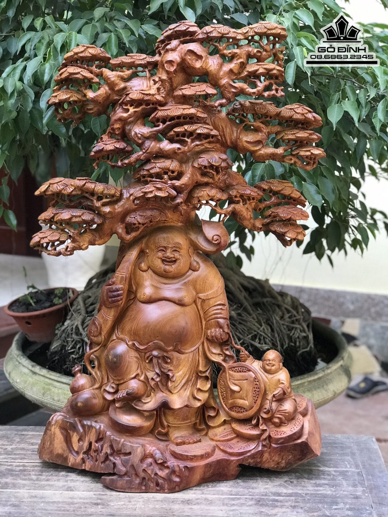 Tượng Phật Di Lặc Đứng Gốc Tùng Gỗ Hương Cao 91 Ngang 63 Sâu 25 (cm)