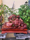 Tượng Phật Di Lặc Kéo Bao Tiền Gỗ Cẩm Cao 39 Ngang 68 Sâu 13 Cả Kỷ 52 (cm)