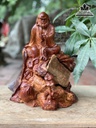 Tượng Đạt Ma Sư Tổ Ngồi Thiền Gỗ Hương Ôm Đá Cao 30.5 Ngang 27 Sau 25 (cm)