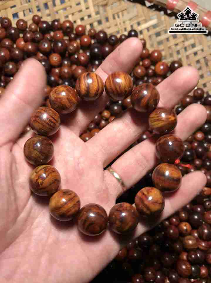 Vòng Tay Gỗ Sưa Bắc Vân Loại Trung  12 Li