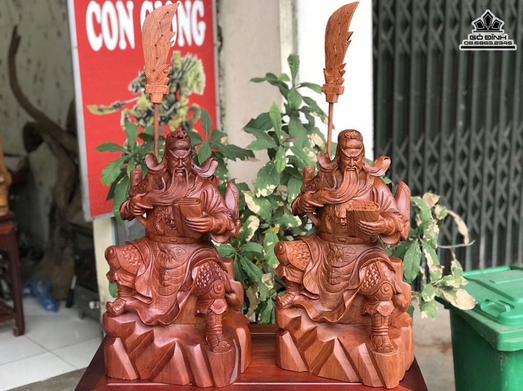 Tượng Quan Công Đọc Sách Gỗ Hương Cao 50 Rộng 28 Sâu 20 (cm)