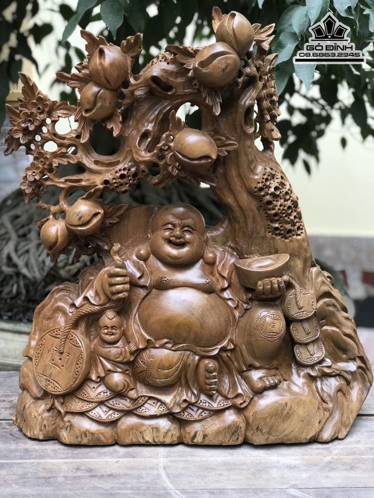 Tượng Phật Di Lặc Ngồi Gốc Đào Gỗ Xá Xị ( Gù Hương ) Cao 56 Ngang 50 Sâu 25 (cm)