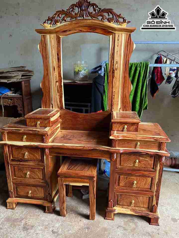 Bàn Trang Điểm Gỗ Cẩm Lai  Cao 1m75 Ngang 1m34 Sâu 40 (cm)