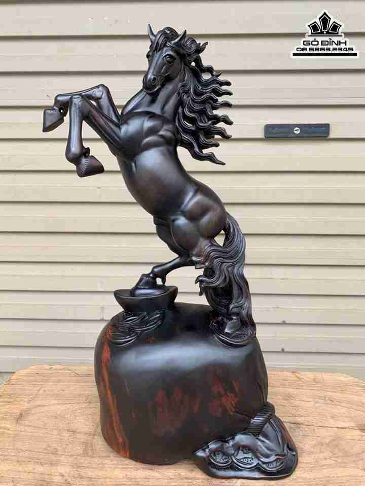 Tượng Nhất Mã Gỗ Trắc  Cao 55 Rộng 30 Sâu 18 (cm)