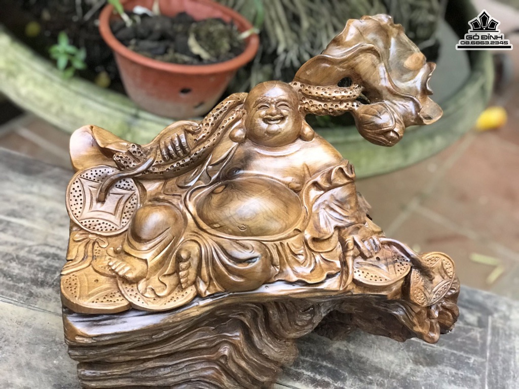 Tượng Phật Di Lặc Vác Lá Sen Gỗ Bách Xanh Cao 39 Ngang 42 Sâu 29 (cm)